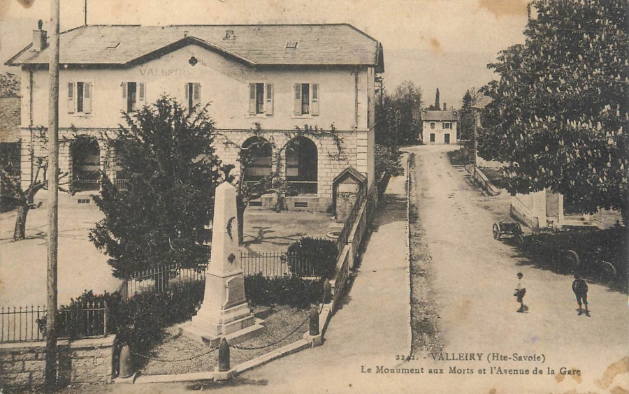 carte postale ancienne valleiry mairie et gare